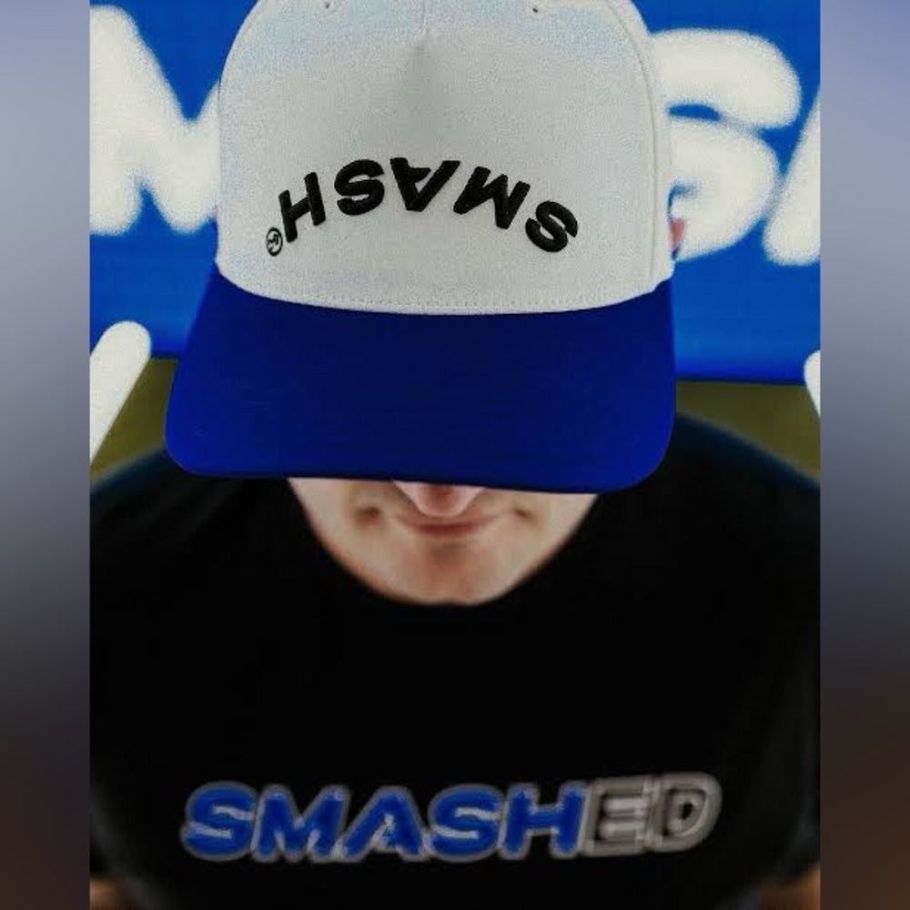 SMASH GC FLIP HAT - LIV GOLF - *SOLD OUT* - WORN ONCE - MINT CONDITION